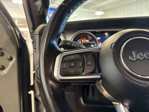 Used 2021 Jeep Wrangler Unlimited Sahara w/ Uconnect 4C Nav & Sound Group AWD/4WD image 16