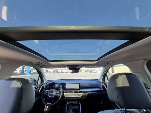 Used 2025 Kia Sorento S w/ Panoramic Sunroof Package image 40