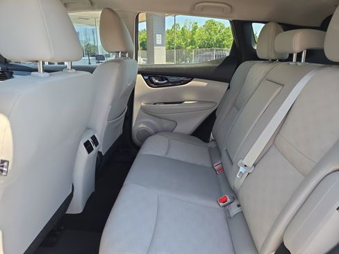 Used 2020 Nissan Rogue Sport SV FWD image 14