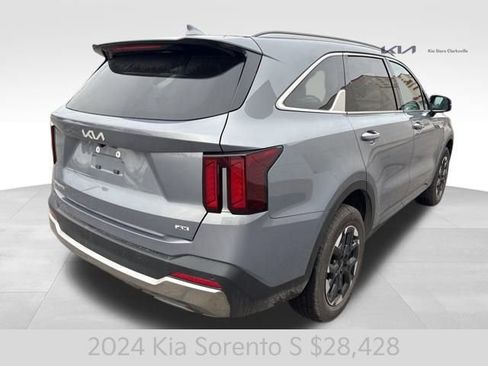Certified 2024 Kia Sorento S w/ Panoramic Sunroof Package image 8