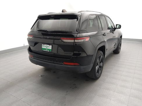 Used 2023 Jeep Grand Cherokee Limited w/ Luxury Tech Group II RWD image 7