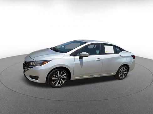 Used 2025 Nissan Versa SV FWD image 8
