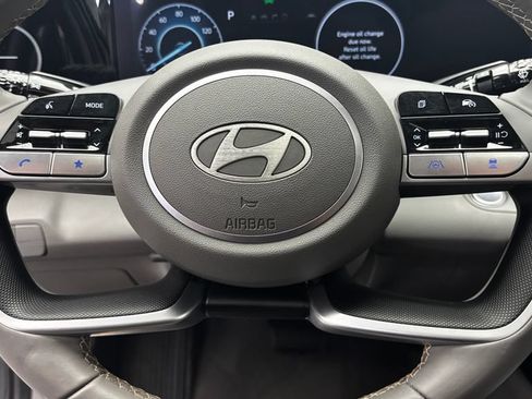 Used 2024 Hyundai Elantra SEL w/ Convenience Package FWD image 19