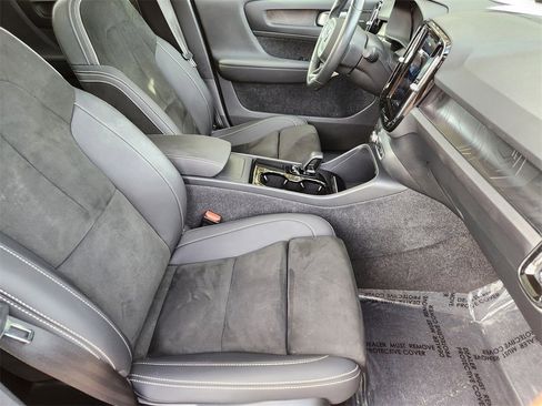 Used 2023 Volvo C40 P8 Recharge Ultimate w/ Protection Package Premier image 20