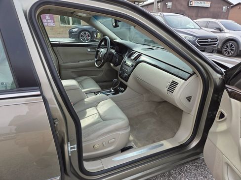 Used 2011 Cadillac DTS Luxury FWD image 21