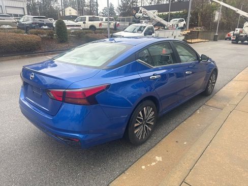 Used 2025 Nissan Altima 2.5 SV image 8