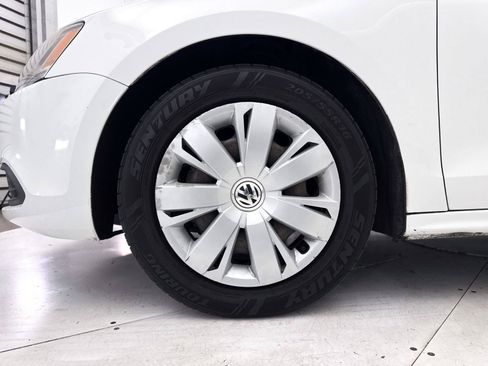 Used 2014 Volkswagen Jetta SE FWD image 4