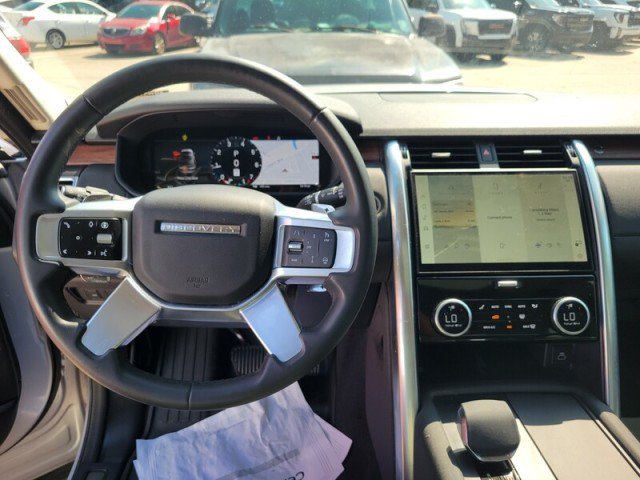 Used 2024 Land Rover Discovery S AWD/4WD image 12
