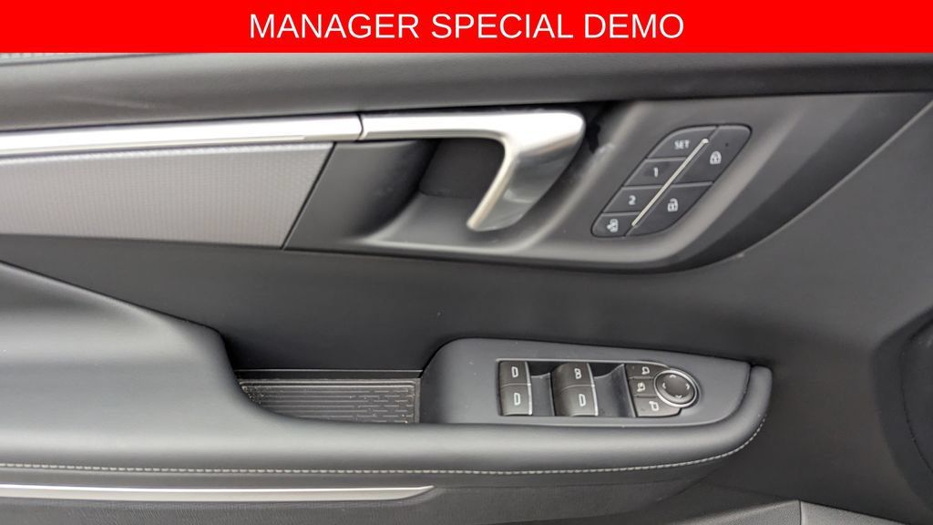 Used 2026 Buick Enclave Sport Touring w/ Power Package AWD/4WD image 23