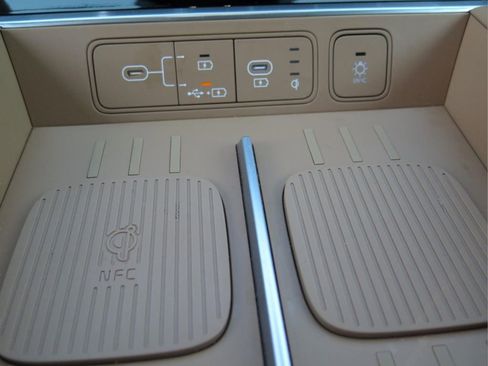 Used 2025 Hyundai Santa Fe Limited FWD image 13