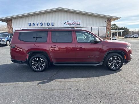 Used 2024 Jeep Wagoneer L Series III w/ Flexible Seating Group image 4