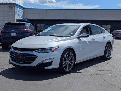 Used 2019 Chevrolet Malibu Premier w/ Sun and Wheel Package FWD image 9
