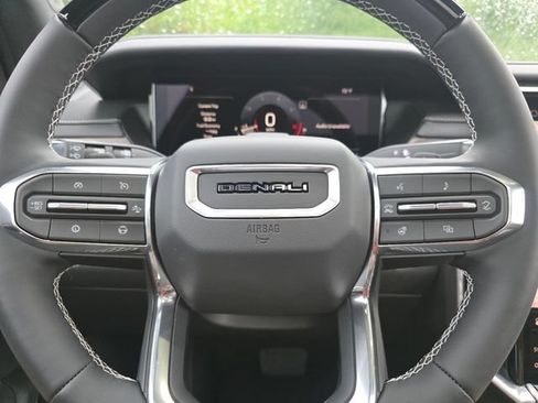 New 2026 GMC Acadia Denali Ultimate w/ LPO, Floor Liner Package AWD/4WD image 25