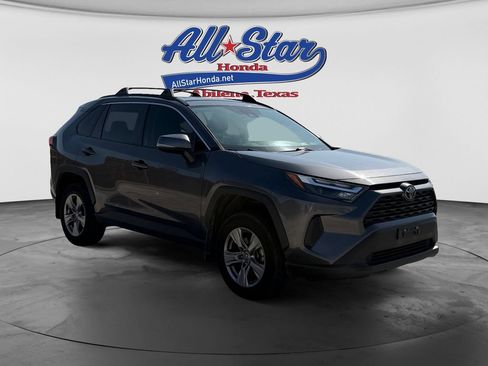 Used 2022 Toyota RAV4 XLE AWD/4WD image 3