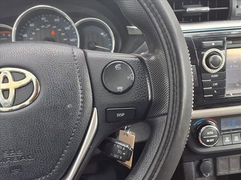 Used 2015 Toyota Corolla LE image 33