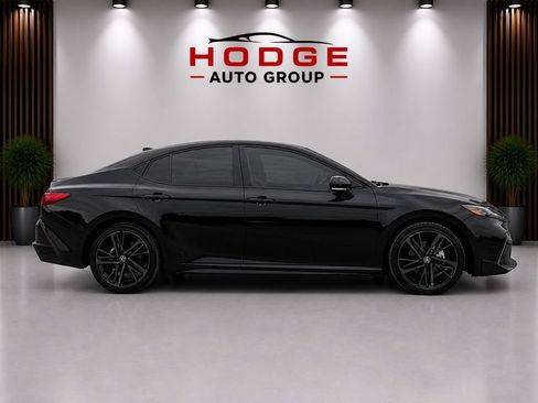 Used 2025 Toyota Camry XSE FWD image 4