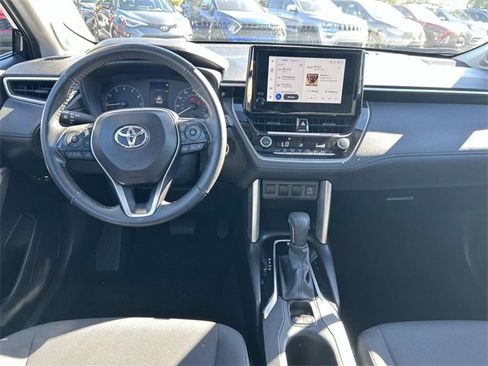 Used 2023 Toyota Corolla Cross LE image 17