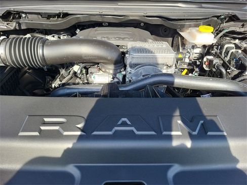 New 2026 RAM 1500 4x4 Crew Cab image 17