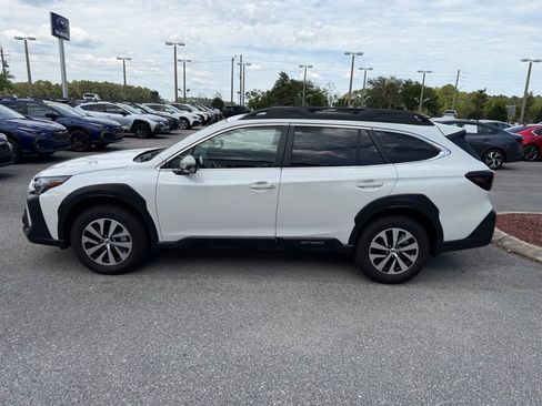 Used 2025 Subaru Outback Premium AWD/4WD image 12