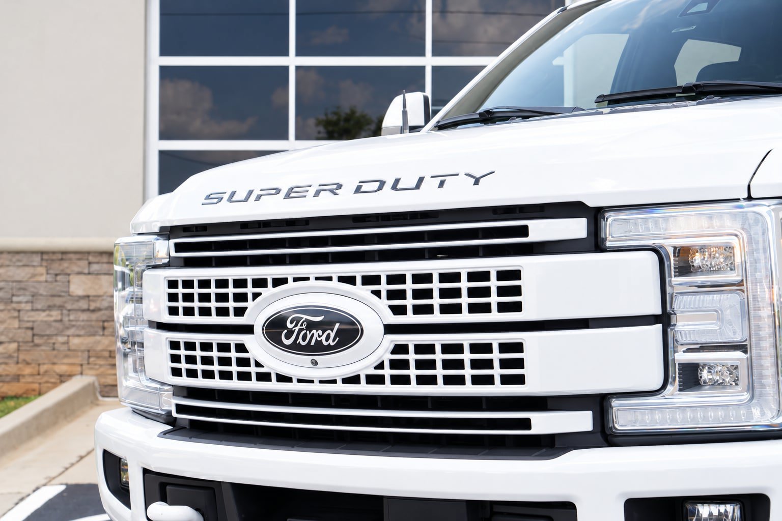 Used 2019 Ford F250 Platinum w/ Platinum Ultimate Package AWD/4WD image 14