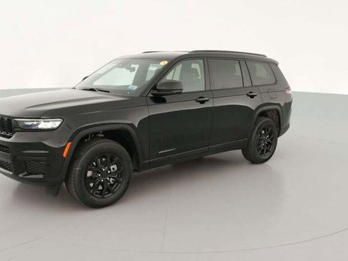 New 2025 Jeep Grand Cherokee L Laredo image 1