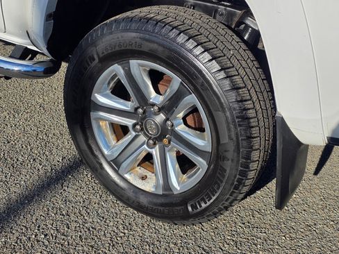 Used 2017 Toyota Tacoma Limited image 27