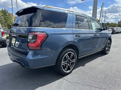 Certified 2019 Ford Expedition Limited w/ Equipment Group 303A image 5