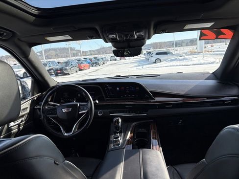 Used 2022 Cadillac Escalade ESV Premium Luxury w/ Performance Package image 16