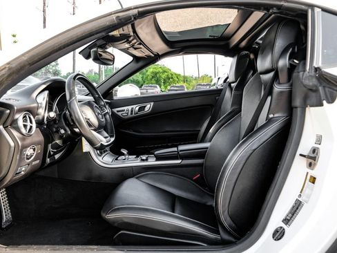 Used 2017 Mercedes-Benz SLC 300 image 29