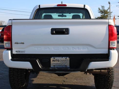Used 2016 Toyota Tacoma SR image 5