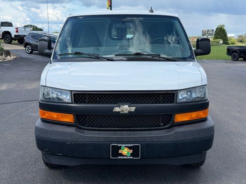 Used 2018 Chevrolet Express 2500 image 3