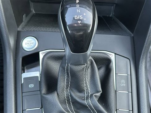 Used 2022 Volkswagen Taos SE image 15