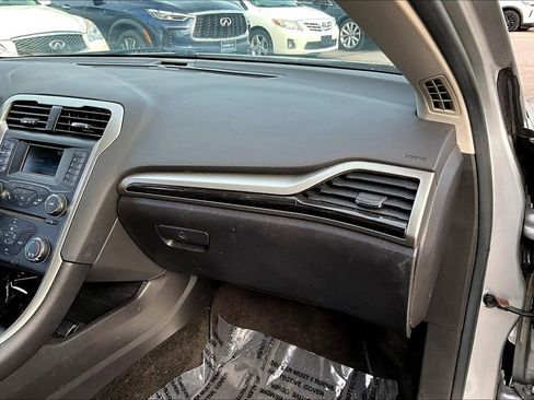 Used 2015 Ford Fusion SE w/ Equipment Group 202A FWD image 26