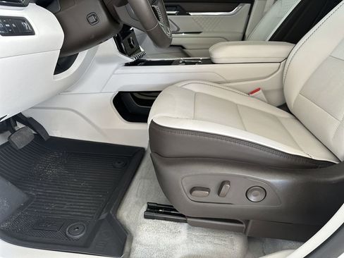 Certified 2024 GMC Acadia Denali w/ Super Cruise Package image 20