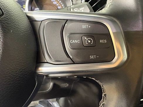 Used 2022 Jeep Wrangler Unlimited Sahara AWD/4WD image 23