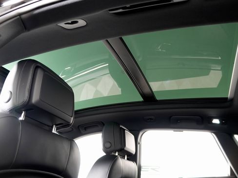 New 2026 Porsche Macan image 18