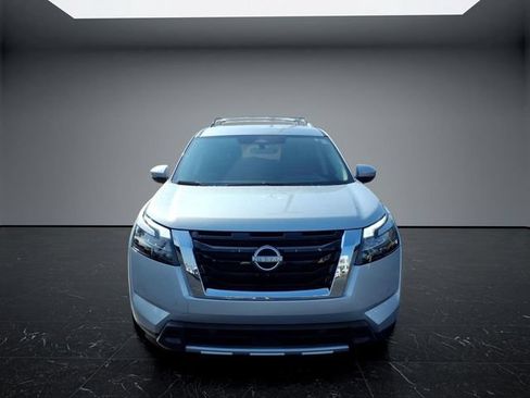 Certified 2025 Nissan Pathfinder SL AWD/4WD image 11