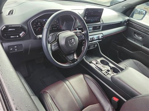 Used 2025 Honda Pilot Black Edition image 6