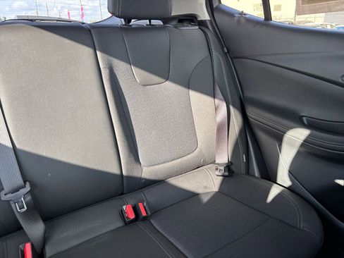 Used 2025 Buick Encore GX Preferred image 36