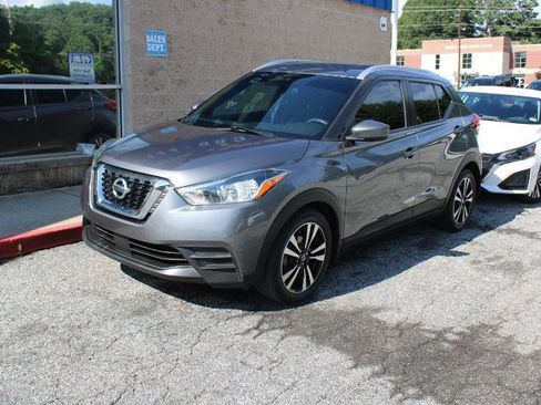 Used 2020 Nissan Kicks SV FWD image 3