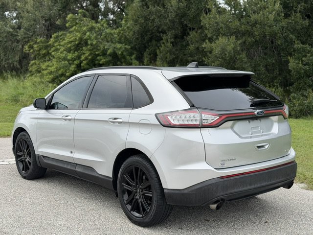 Used 2018 Ford Edge SE FWD image 3
