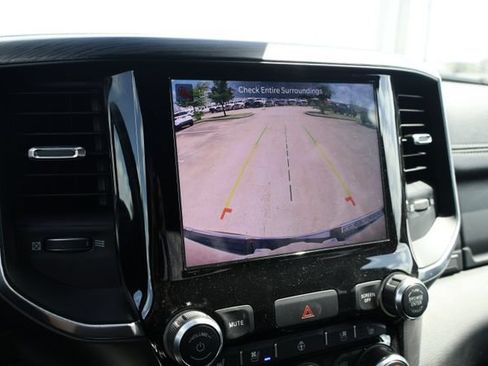 Used 2023 RAM 1500 Laramie AWD/4WD image 15