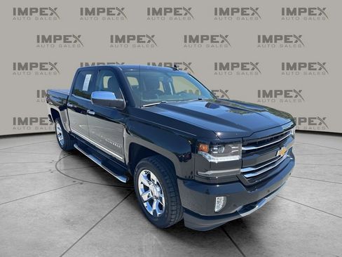 Used 2017 Chevrolet Silverado 1500 LTZ Z71 w/ LTZ Plus Package AWD/4WD image 7