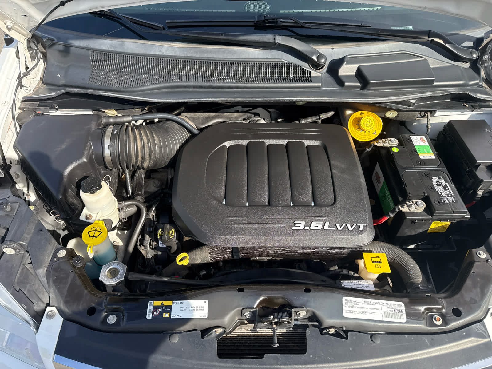Used 2016 Chrysler Town & Country Touring FWD image 19