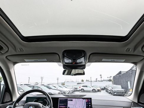 Used 2024 BMW X7 xDrive40i image 17