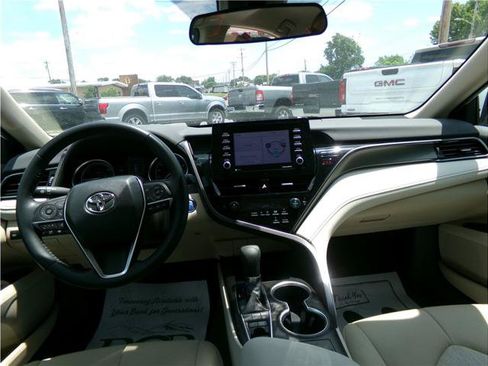 Used 2022 Toyota Camry LE w/ Cold Weather Package FWD image 8