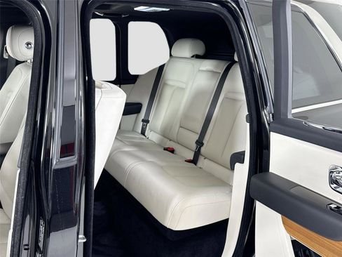 Used 2019 Rolls-Royce Cullinan image 27