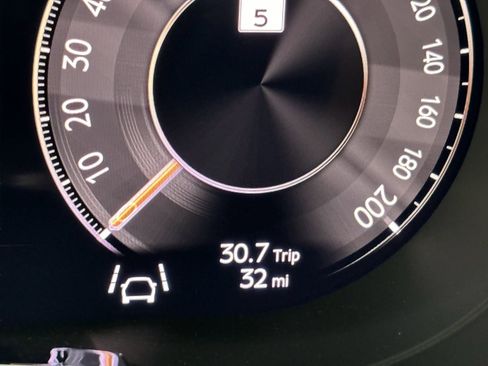 New 2025 Bentley Bentayga V8 image 49