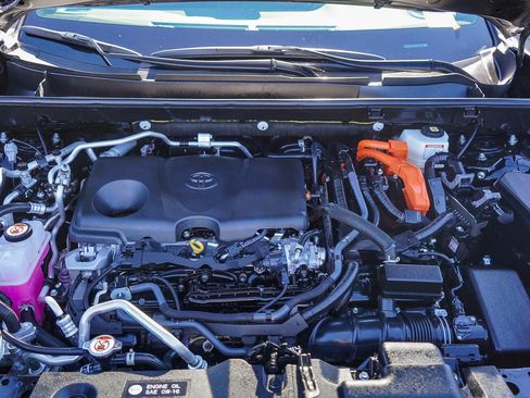 Certified 2025 Toyota RAV4 SE w/ Weather & Moonroof Package image 29