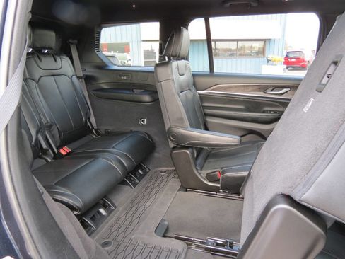 Used 2024 Jeep Grand Cherokee L Overland w/ Trailer Tow Package image 17